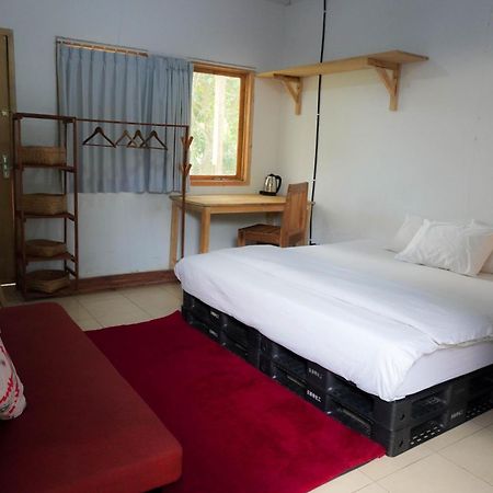 Albergue LoTide Surf Camp Kuta  Exterior foto